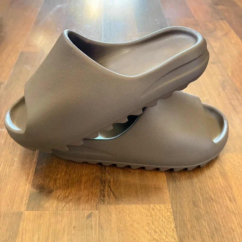 YS-01 Chocolate Brown Foam Slides Sandals Mens Size 10 RN155534 Slip On Slide